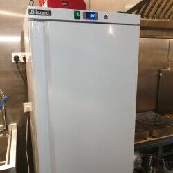 Restaurant/takeaway/coffee shop/bar A1/A3/A5 for sale in Cricklewood, London Photo 4