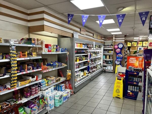 3 x Franchise Off Licences & Sandwich Shop - Wales Photo 4