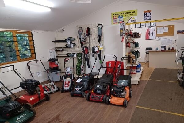 Garden Machinery Maintenance - Surrey Photo 4