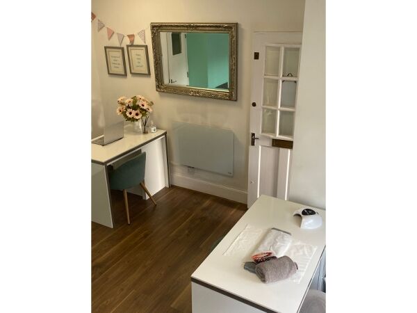 Highly Rated Beauty Salon For Sale Photo 4