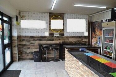 Excellent Burger Bar Takeaway situated on a bustling main road Photo 4
