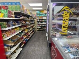 THIS OFF LICENSE IS IN PRIME LOCATION OF WINDSOR, HIGH SALES POTENTIAL, GOOD POTENTIAL. Photo 4