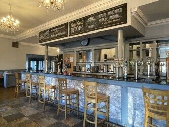 Historic Hotel with Restaurant, Bar, Cafe, Function Suite and 5 En-suite Rooms in Linlithgow Photo 4