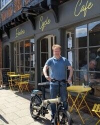 Coffee and cycle shop in Surrey. Photo 4
