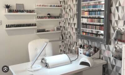 Nail bar in a spa Ellesmere Town centre location Photo 4