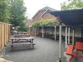 Freehold Pub for Sale in High Wycombe WITH 3-Bed Flat Accommodation & Large Garden Photo 4