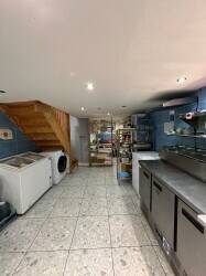 Fully equipped food business for sale In Teddington High Street Photo 4