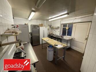 Fish & Chip Shop & 4 Bedroom Flat - Fordingbridge Photo 4