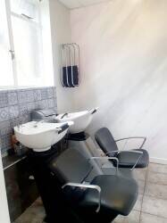 Busy salon for sale in dunstable