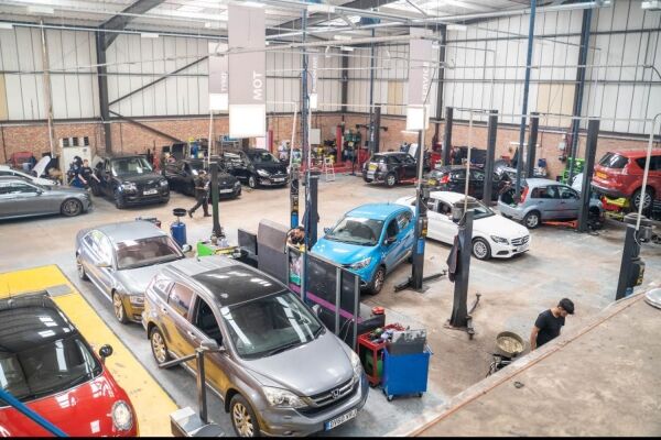 Leasehold MOT, Sales, Media & Vehicle Mechanical Repairs Centre Located In Solihull Photo 4