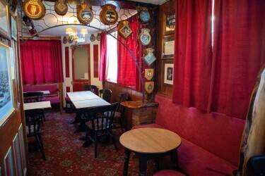 KENT - SUPERBLY PRESENTED HISTORIC PUB Photo 4