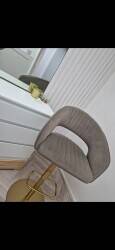 Busy Salon in a great location easily accessible & parking right outside the shop Photo 4