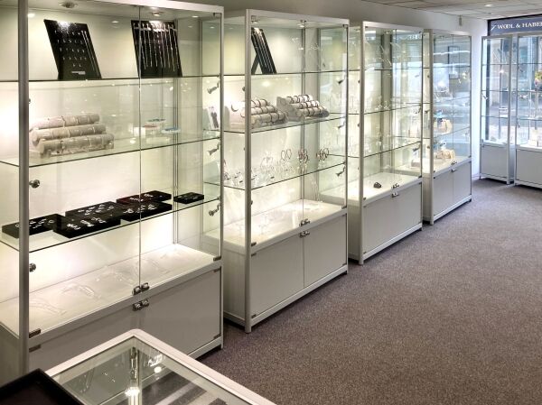 JEWELLERY & GIFTS Photo 4