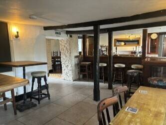 SOMERSET - VILLAGE FREEHOUSE ON MAIN ROAD NEAR DORSET BORDER Photo 4