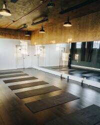 Yoga & Photography Studio for Sale  Photo 1
