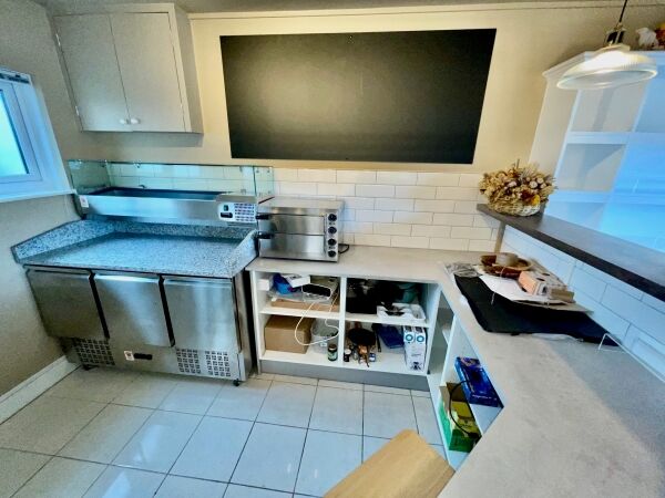 Leasehold Retail Unit Or Deli Located In Mawnan Smith, Near Falmouth Photo 4