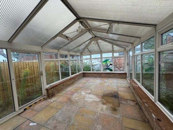 Commercial Premises Located In Wellesbourne For Rent Photo 4