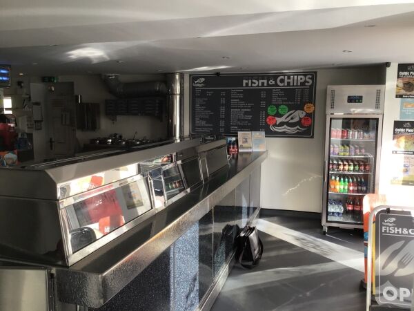 SUPERB FREEHOLD FISH & CHIP SHOP, NR ABERGAVENNY Photo 4