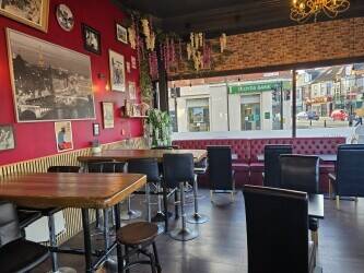 French cafe/restaurant, specialised in crêpes and galettes. Large terrace and 25 seats in. Brand new shop and kitchen. Fully equipped. Photo 4