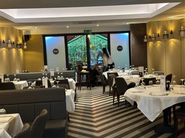 THRIVING BRITISH GASTROPUB AND LIVE ENTERTAINMENT Photo 4