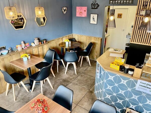 Leasehold Café & Coffee Bar Located St Austell Photo 4