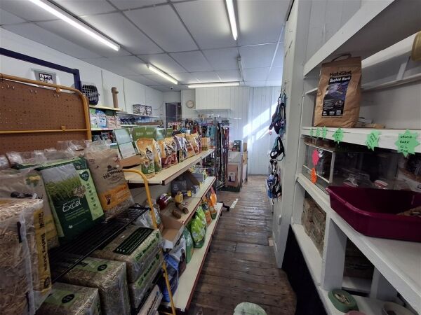 Retail For Sale in Todmorden Photo 4
