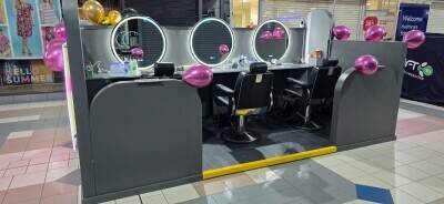 Brow & Lash Kiosk, Shopping Centre, Busy Location Photo 4