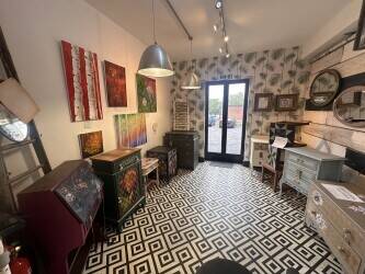 Thriving Café, Retail & Salon Space with Multiple Income Streams Photo 4