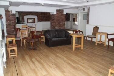 RADNORSHIRE - SUBSTANTIAL 11 BEDROOM HOTEL