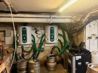 Free of Tie Pub With 4 Bedroom Flat & Roof Top Terrace
