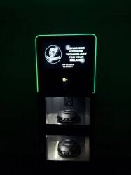 Helmet sanitizer vending machine Helmet sanitizer vending machine
