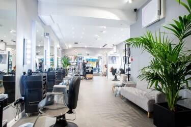 Salon Chairs to Rent located in central london Oxford circus Salon Chairs to Rent located in central london Oxford circus