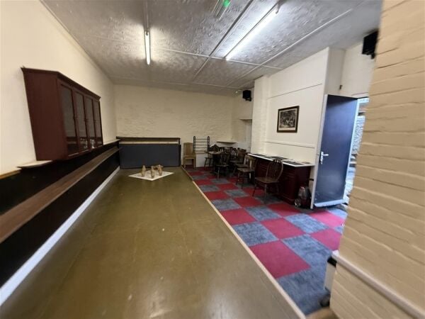 Traditional Thatched Public House For Sale in Honiton