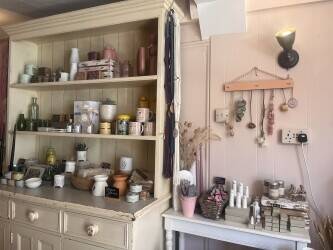 Gorgeous flower shop in Cambridgeshire, with loyal customer base and online presence Gorgeous flower shop in Cambridgeshire, with loyal customer base and online presence