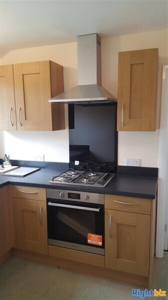 Retail Unit & Accomodation - WARWICKSHIRE Photo 4