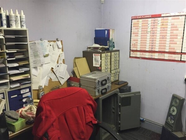 Under Offer: TRADITIONAL POST OFFICE & STATIONERS IN KINMEL BAY Photo 5