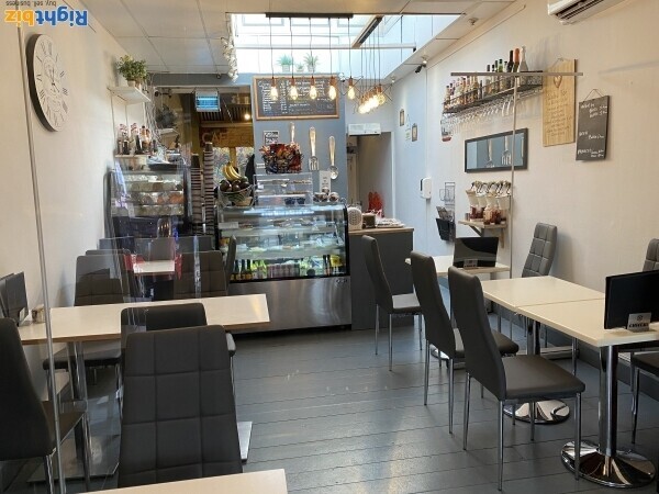 Wanstead Busy Cafe ideal for first time buyers or expansion. Photo 5