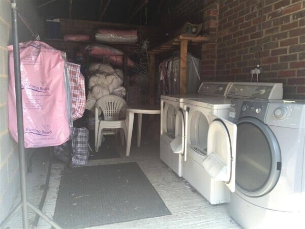 DOMESTIC & COMMERCIAL IRONING & LAUNDRY SERVICES FOR SALE IN AFFLUENT BUCKINGHAMSHIRE VILLAGE Photo 5