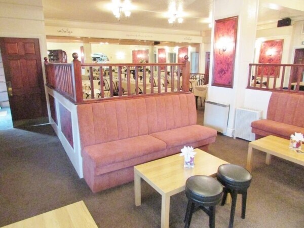 Excellent Restaurant Offering English & French Cuisine Photo 5