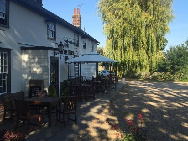 FULLY LICENSED FINE DINING RESTAURANT & WEDDING VENUE FOR SALE IN DELIGHTFUL HERTFORDSHIRE VILLAGE Photo 5