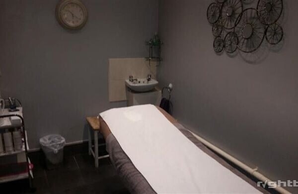 HAIR AND BEAUTY SALON Photo 5