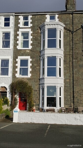 SORRY NOW SOLD Victorian Sea Front Guest House 8 letting bedrooms, guests lounge. Photo 4
