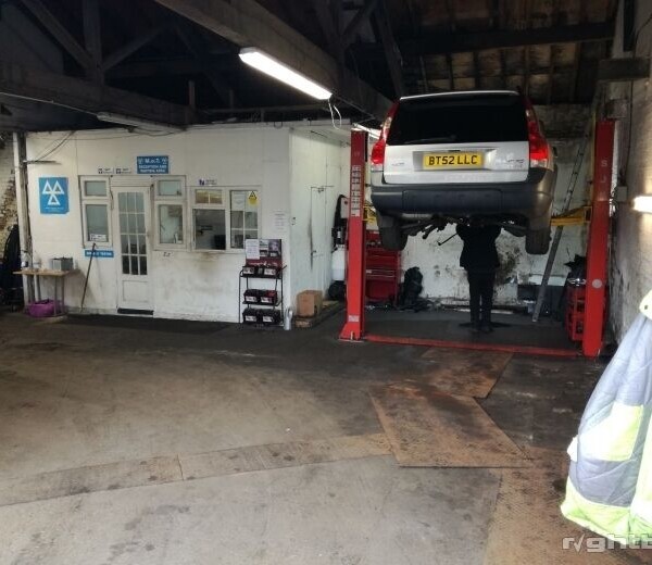 Well Established Mot Testing & Repair Centre And Car Dealership Photo 4