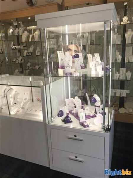 JEWELLERS - Highlands Photo 5