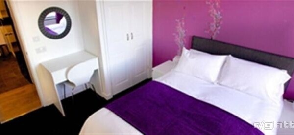 TOWN CENTRE SELF-CATERING APARTMENTS Photo 5