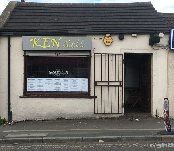 An absolute bargain for any potential business owners. Please read the description. Photo 6