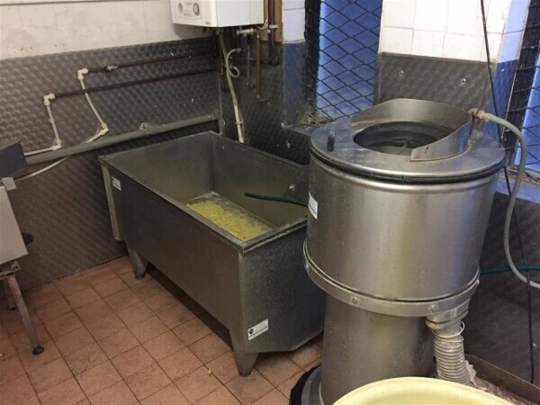 FISH BAR & FAST FOOD TAKEAWAY WITH DELIVERIES FOR SALE IN EDGWARE Photo 5