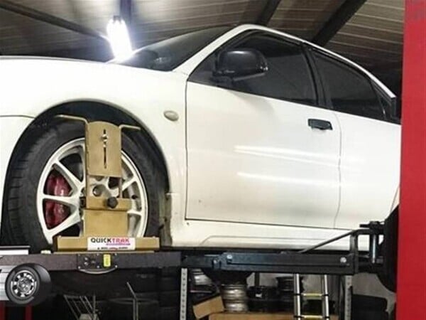 TYRE SALES/FITTING & REPAIRS CENTRE FOR SALE IN MELKSHAM/WILTS Photo 5