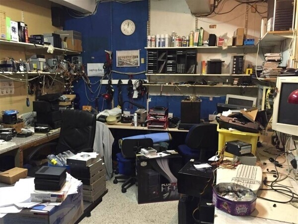 TOWN CENTRE COMPUTER REPAIRS & SALES COMPANY FOR SALE IN ASHTON UNDER LYNE Photo 5