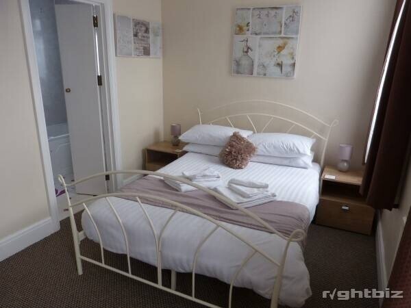 9 Bedroom Guest House in Clacton Essex Close to Sea front, pier and town centre Photo 5